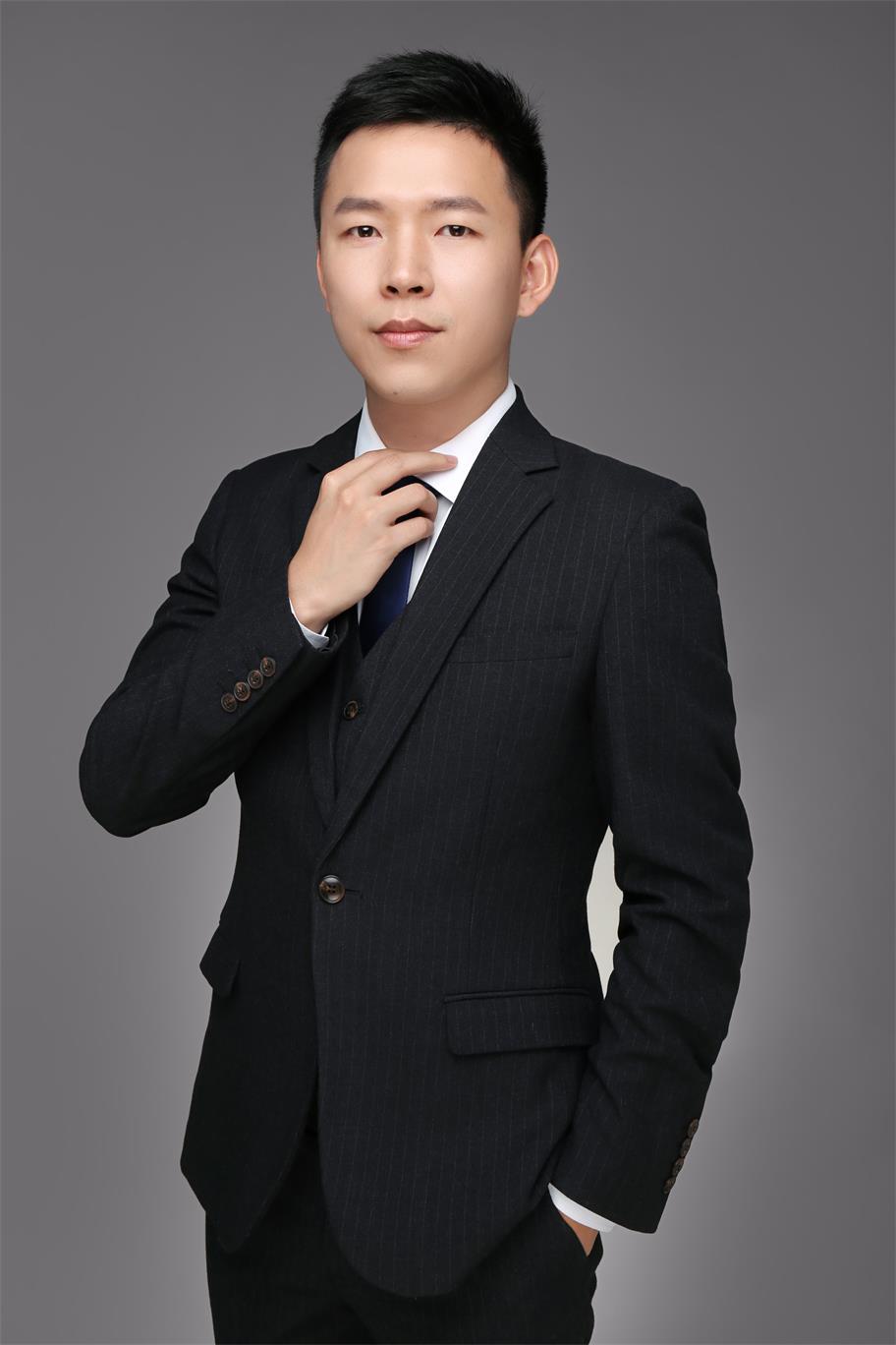 薛颖棠 导演 & 创意总监